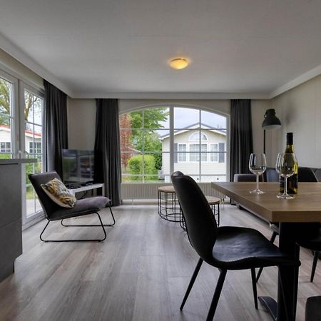 Recreatiepark Jachthaven De Veerstal Lathum - Luxe Chalet Bagian luar foto
