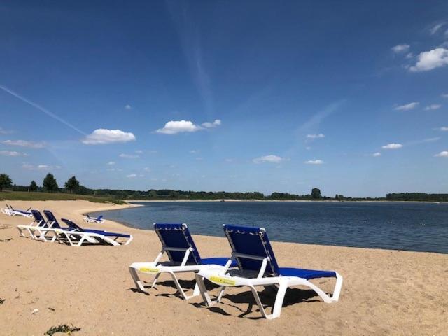Recreatiepark Jachthaven De Veerstal Lathum - Luxe Chalet Bagian luar foto