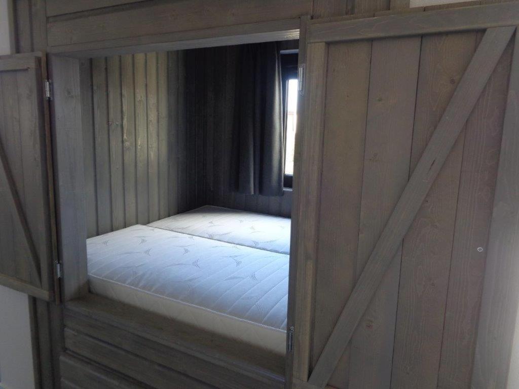 Recreatiepark Jachthaven De Veerstal Lathum - Luxe Chalet Bagian luar foto