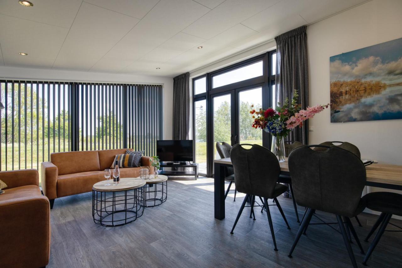 Recreatiepark Jachthaven De Veerstal Lathum - Luxe Chalet Bagian luar foto