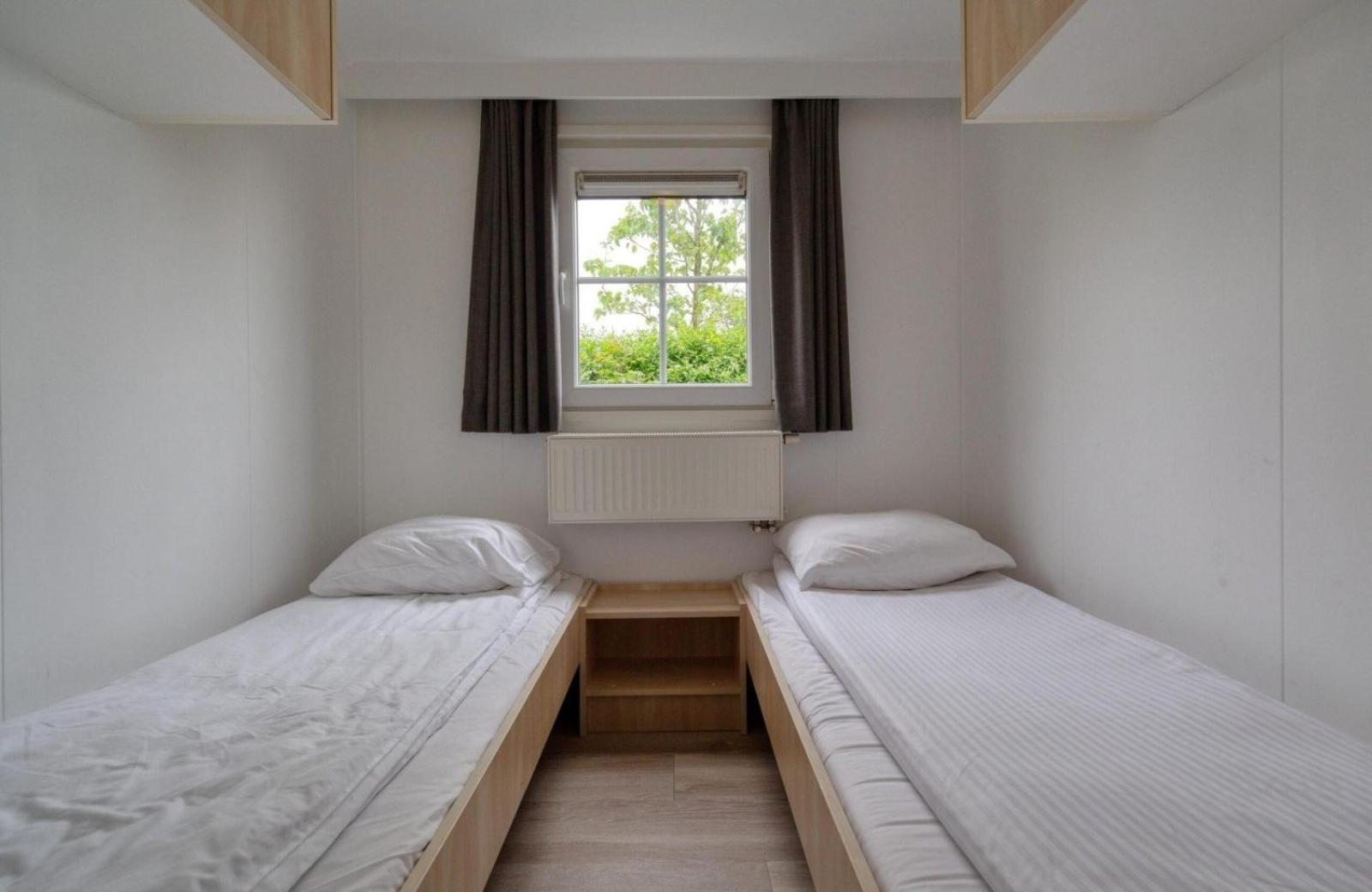 Recreatiepark Jachthaven De Veerstal Lathum - Luxe Chalet Bagian luar foto